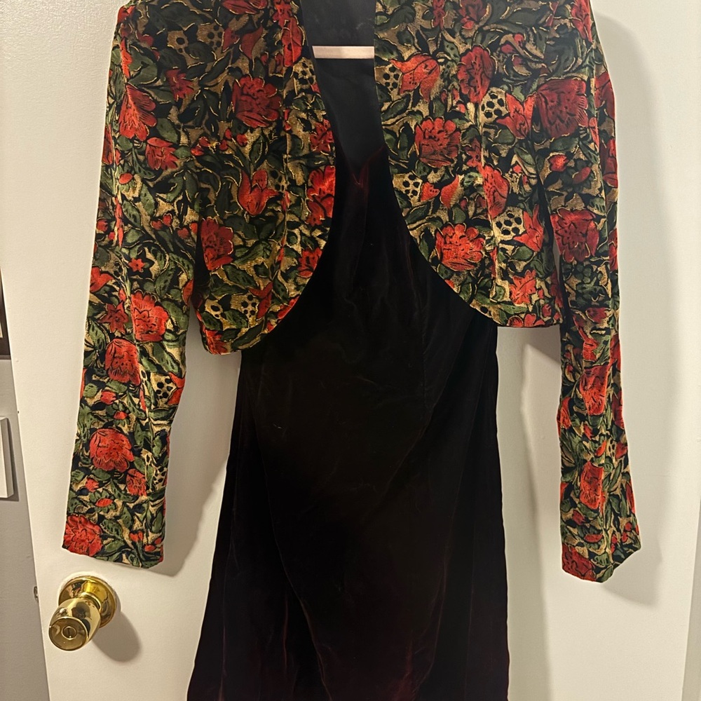 Y2K Vintage Elegant Floral Velvet Blazer with Fitted Strapless Dress